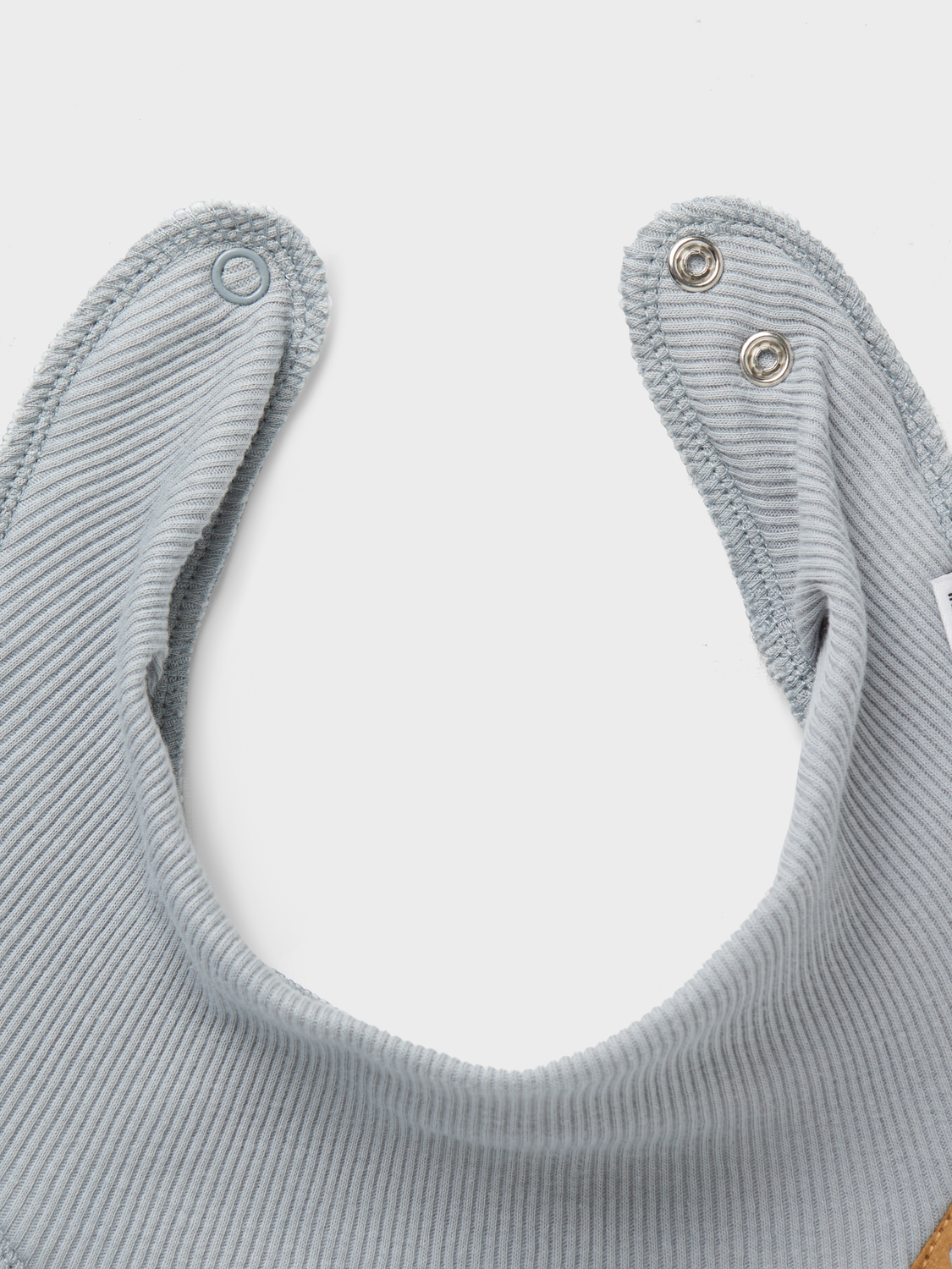 model_shot-front_full